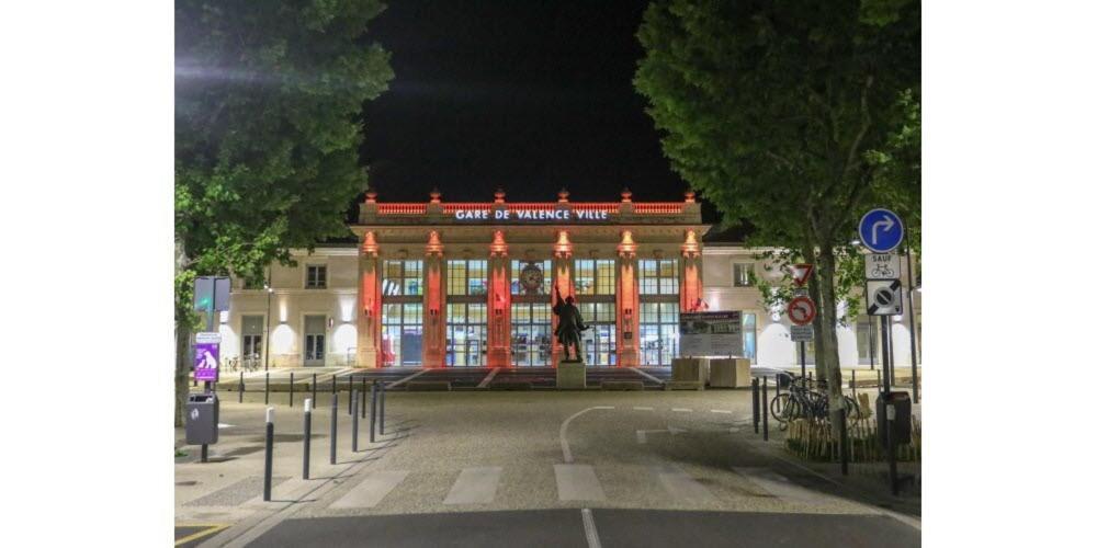 Studio Equipe Hyper Centre De Valence Valence  Bagian luar foto
